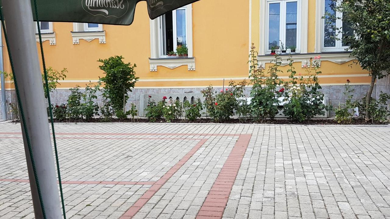 Penzion Duong Apartments 卡罗维发利 外观 照片